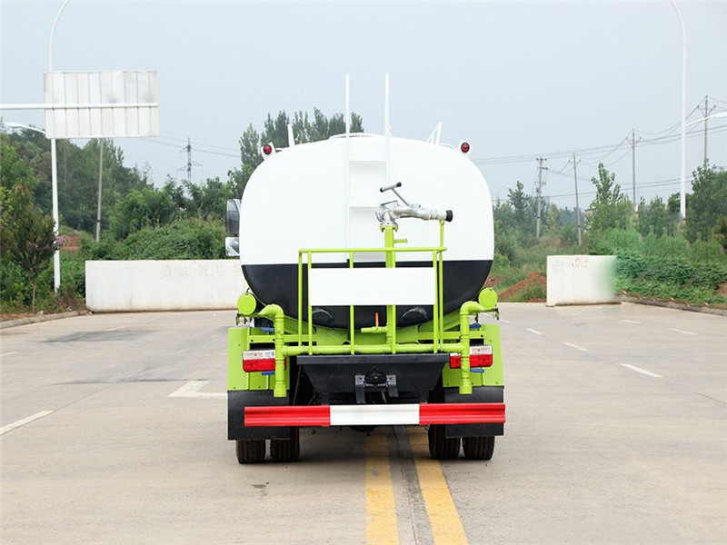 國六9方東風灑水車